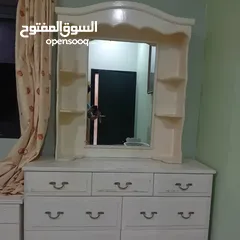  13 يوجد اجهزه رياضيه وطاول تلفزيون وكبت 4 ابواب وغسالات وافران ومكيفات وكبت مجره شوايه همبرجر