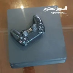  1 بلايستيشن 4 بحالة ممتازة