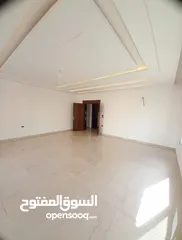  9 شقة جديدة فاخرة في أجمل مناطق خلدا . 200م, طابق اول ،إطلالة جميلة. تتكون من 3 غرف نوم (1 ماستر)