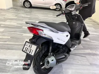  2 للبيع سكوتر Kymco Agility 16+ 200i موديل 2022 – شبه جديد بحالة ممتازة ومسافة قليلة جدًا