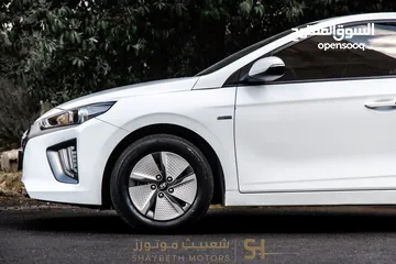  2 Hyundai Ioniq Hybrid 2020