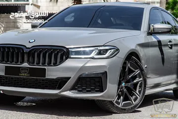  3 Bmw 530I 2023 M kit Gasoline   السيارة مميزة جدا و قطعت مسافة 75,000 كم فقط