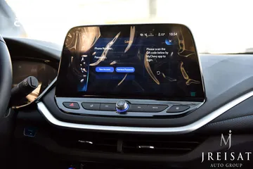  15 شيفرولية مينلو كهربائية بالكامل متوفر باللونين سلفر بلو وابيض 2023 Chevrolet Menlo EV