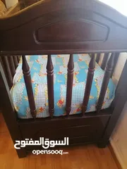  4 تخت اطفال خشب بني اللون مع الفرشة