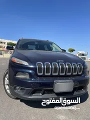  12 جيب شروكي موديل 2014 بحالة الوكالة للبيع  اوللبدل على سيارة احدث