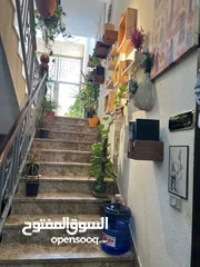  5 شقة للبيع ضاحية الرشيد  خلف كلية العلمية الاسلامية  ،شبه ارضي مساحة 160متر+80متر مربع ترسات مع حديقة