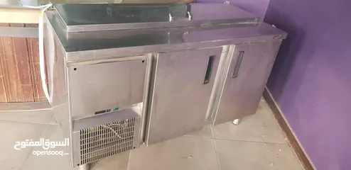  8 معدات مطعم وكافيه صناعة ايطالية بحالة ممتازة تحتوي على جميع مستلزمات مطعم انا فيه بأسعار مناسبة جدا