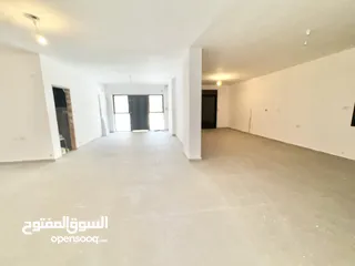  5 شقة مع حديقة على مستوى الشارع