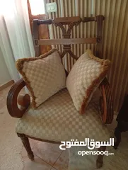  2 طقم كنب خشب امريكي لون بيج يتكون من كرسين وكنابي كبيرة وكنابي وسط