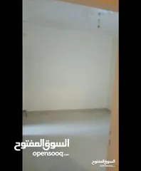  1 شقة فارغة للايجار