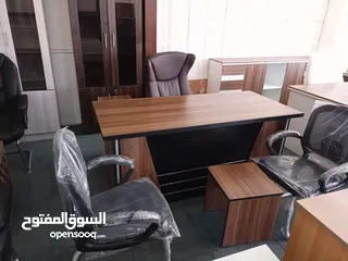  22 مكتب اداري قياس مترين مع جانبية وطاولة وادراج شامل التوصيل