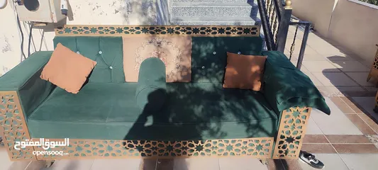  5 غرفه نوم مستعمله مع بردايه وقطعه موكيت شاقي و طقم مجلس مستعمل لون اخضر
