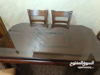 10 للبيع طاولة سفرة فخمة جداً مع 6 كراسي – استعمال خفيف جداً