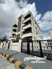  2 شقه ارضي 200 م مع تراس 45 م مع مدخل خاص للبيع من المالك بسعر مغري مرج الحمام الحمزة للاسكان