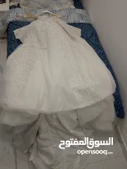  1 للبيع فستانين عروس استعمال مره