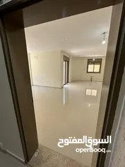  3 ثلاث غرف نوم غير مفروشة للايجار