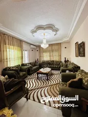  13 منزل للبيع - الزرقاء - مدينة الشرق - بالقرب من مسجد الكيالي