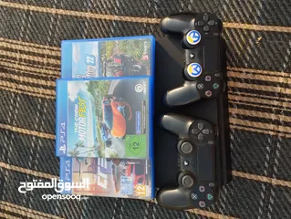  1 بلاستيشن 4 بحالة ممتازة جدا للبيع