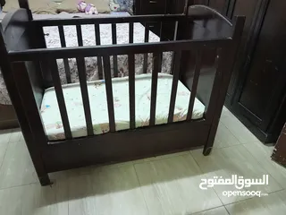  3 تخت بيبي بحالة جيدة جدا