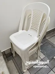  3 طاولة بلاستيك و كراسي