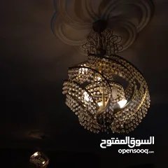  3 ثريا عدد 2 بحالة جيدة مصنوعة من  النحاس بسعر 40 دينار قابل للتفاوض
