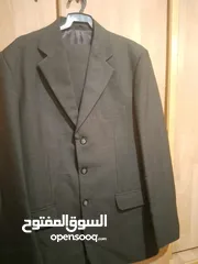  4 بدلتين رسميه للبيع بحاله جيده