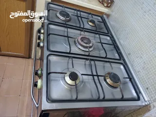  1 فرن غاز إيطالي بحاله ممتازه جدا الفرن بالصلاة على النبي تعال وافحص وشوف بعينك
