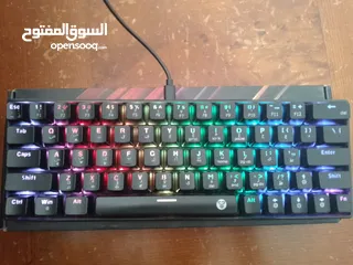  6 لوحة مفاتيح ميكانيكيه من شركة فانتك MK859 ATOM63 RGB سعر 15 دينار قابل للتفاوض للجادين فقط
