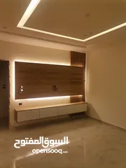  21 شقه 205م طابق ارضي مدخل خاص وكراج خاص وساحه للبيع على شارع البترا شرق اربد مول قراند وكازيه الرجوب