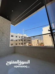  3 شقة مميزة للبيع في البنيات خلف جامعة البتراء