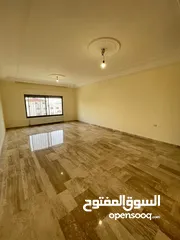  13 ‎ شقة طابق اخير مع روف للبيع بالقرب من مدارس المعارف