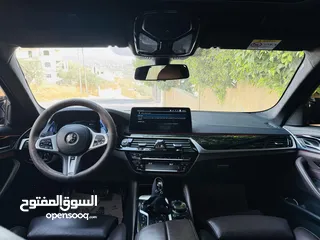  4 BMW 530e 2022