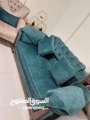  5 طقم كنب مستعمل بحاله جيده جدا للبيع  مع طقم طاولات ثلاث قطع