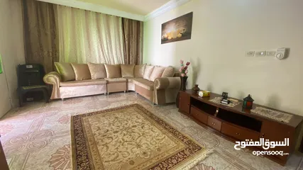 19 شقق مفروشه للايجار اليومي ومزارع واكواخ  ومسابح مع اجمل الاطلالات خصوصيه كامله