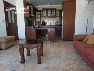  5 شقة في ابو نصير خلف صحارى مول للبيع