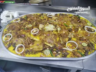  16 شيف يمني مقيم في السلطنه يبحث عن عمل  خبره 15سنه في الطبخ والاداره والتسويق