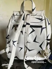  3 للبيع الوحده ب 5 دنانير نهائي