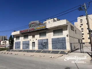  15 قطعة ارض تجاري مع محلات في منطقة مميزة جدا في البالوع للبيع من المالك مباشرة