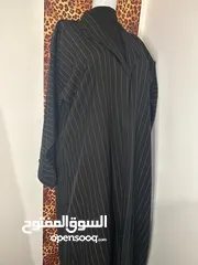  2 عبايات سعودية عدد 14 كلو جديد معو شال كل وحدة قياس m l xl موديللت مشكلة موضحة بالصور