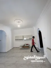  7 شقة فارغة للايجار ط ارضي قرب مدارس المعارف 6000د