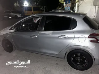  3 بيجو 208 موجودة برام الله