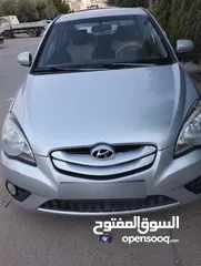  1 سيارة هيونداي فيرنا 2010 غير مجمركة تصلح للإعفاء الطبي وإعادة التصدير للبيع
