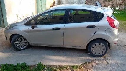  1 فورد فيستا 2015 للبيع