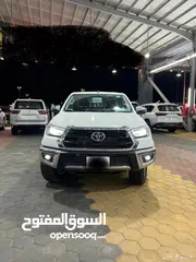  2 تويوتا هايلكس S-GLX اعلى المواصفات باللون الابيض المميز 2024