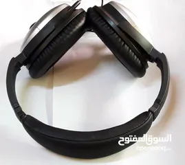  5 BOSE QuietComfort 15 Noise Cancelling Headphones