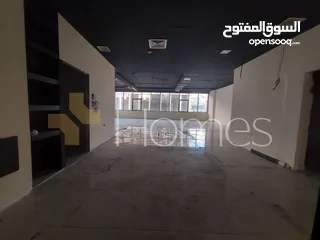  5 مكتب طابق اول للايجار في مجمع تجاري استراتيجي في الدوار السابع، 350م