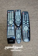  19 ريموتات متنوعة أصلي لشاشات والمسجلات صوتيات وموجود غطي سماعات كينود بيضوي كينود بيونير سوني JVC