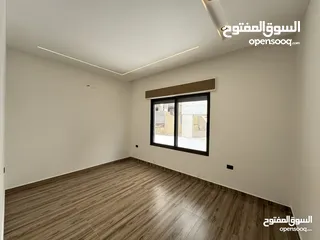  5 شقه 110متر في مرج الحمام قرب دوار البرديني بتشطيب مميز