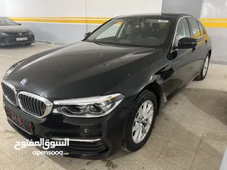  2 BMW 530e 2020