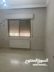  16 طبربور شقة طابق ثالث 149 م2 للبيع من المالك مباشرة 3 غرف نوم 3 حمامات مطبخ راكب تدفئة ديزل و مكيفات